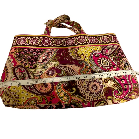 Vera Bradley large purple paisley tote bag in great pre-owned condition - Picture 3 of 6